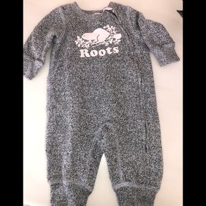 Roots baby pjs